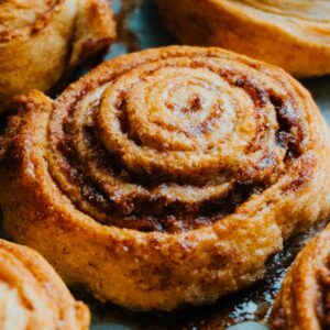 CINNAMON ROLL